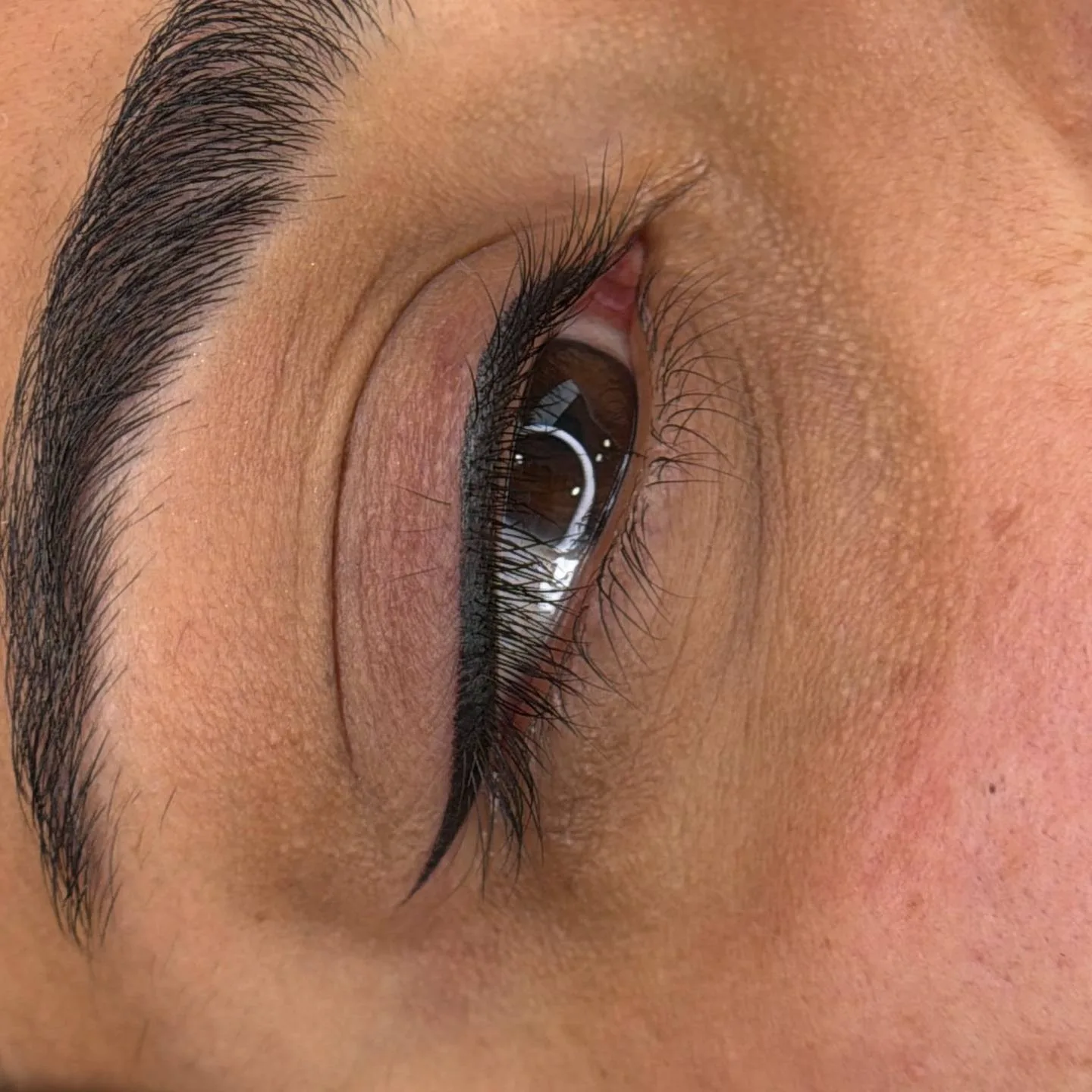 Cansu Durkun Babyliner — Eyeliner kalıcı makyaj uygulaması